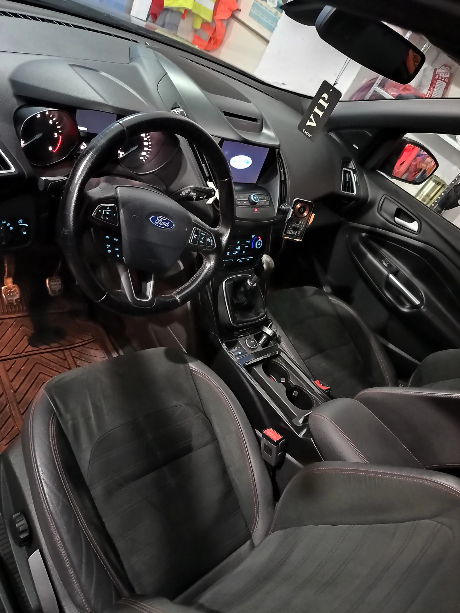 Ford Kuga ST Line, снимка 10 - Автомобили и джипове - 56368364