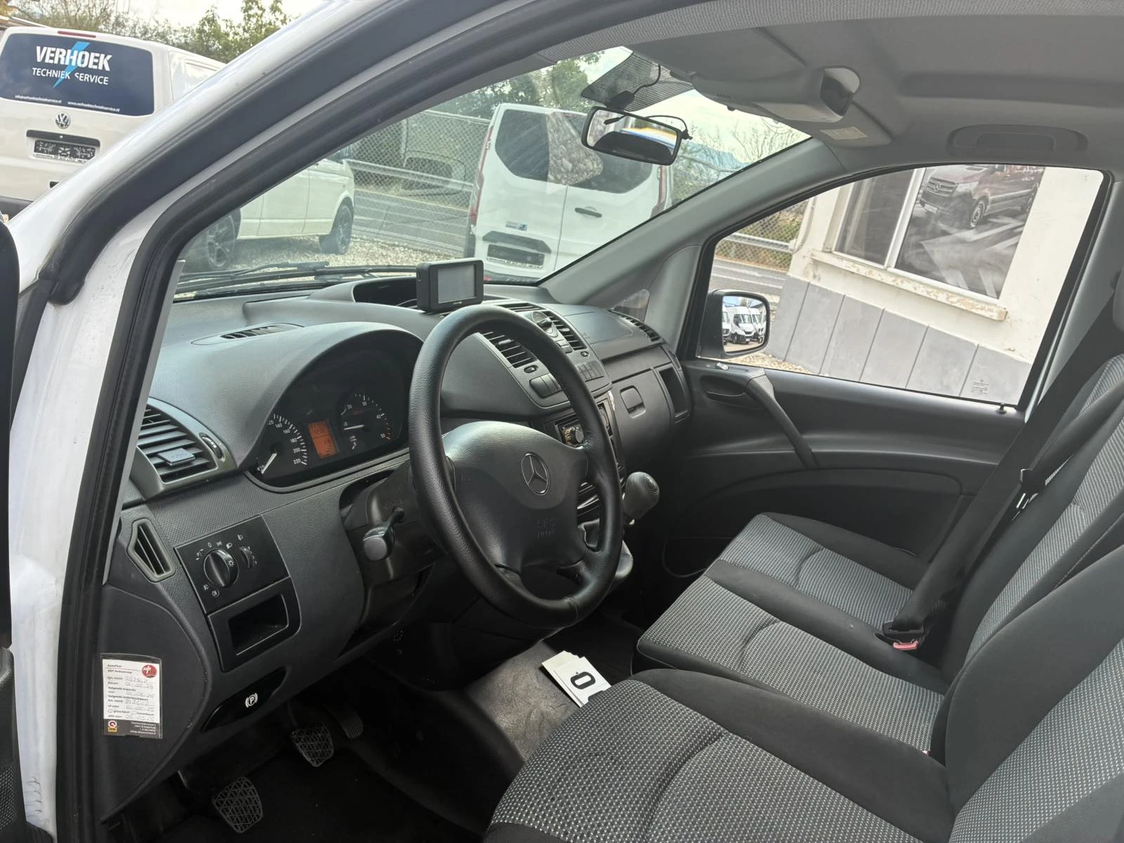 Mercedes-Benz Vito 2.2CDI, 9местен, КЛИМА, снимка 10 - Бусове и автобуси - 56104313
