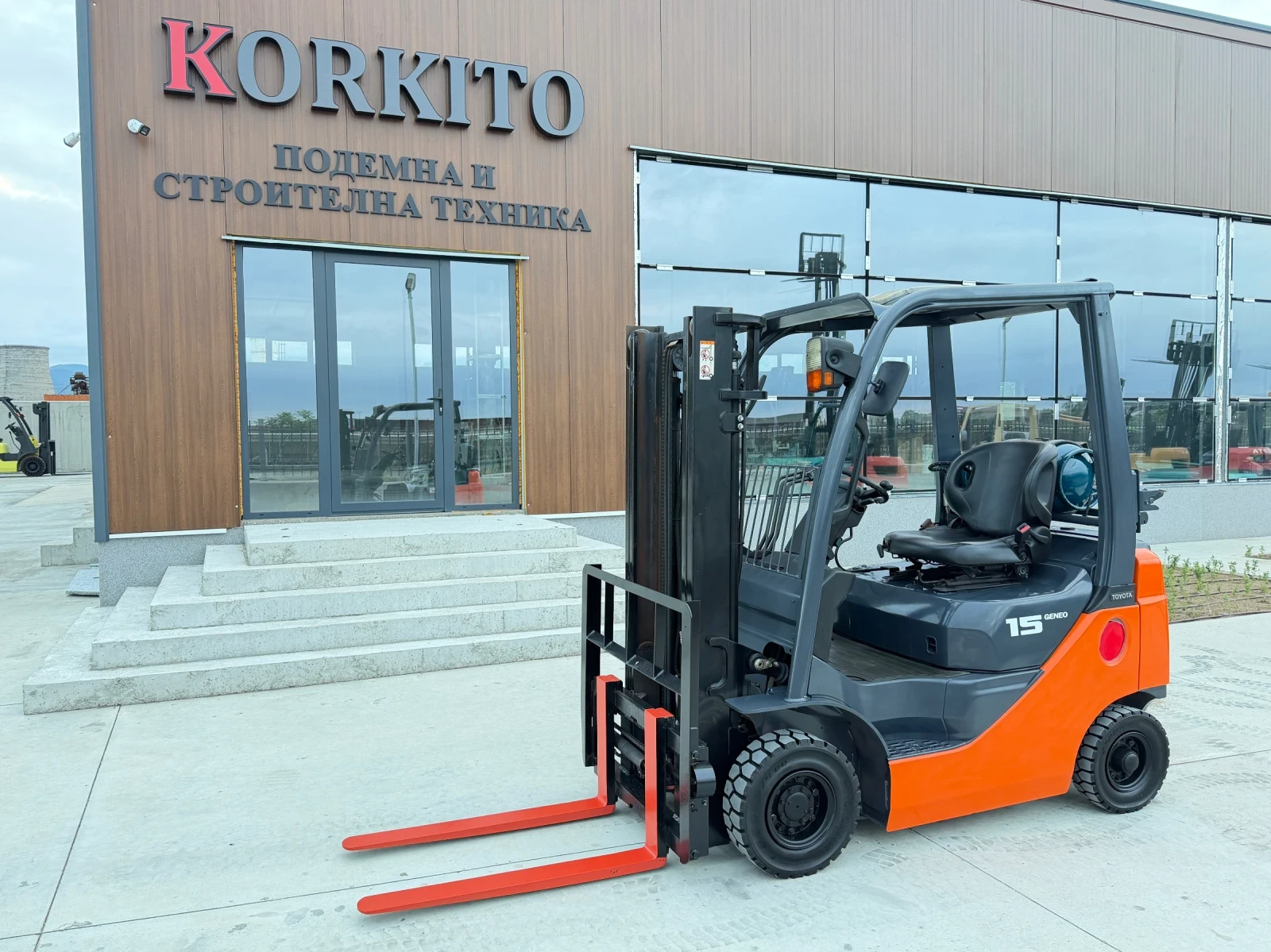 Мотокар Toyota Газокар / Автомат / Изравнител / Последен Модел