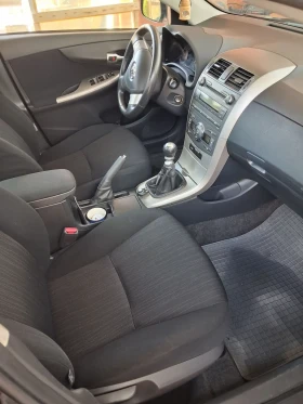 Toyota Corolla 2.0D4D ШЕСТ СКОРОСТИ, снимка 14