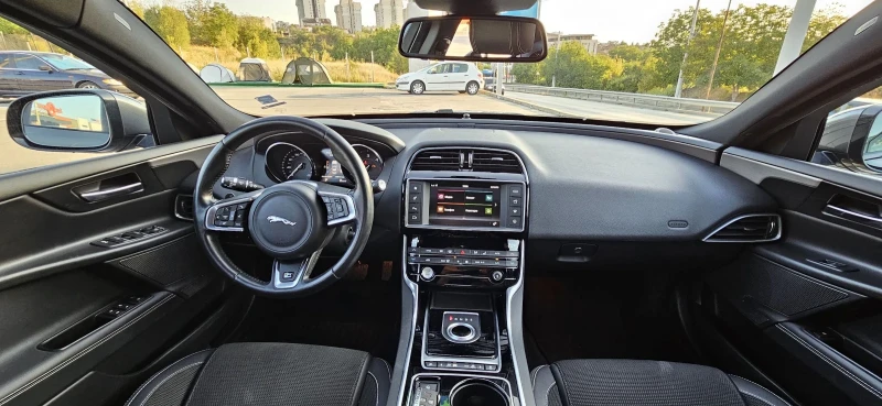 Jaguar XE 2.0d R-sport, снимка 6 - Автомобили и джипове - 47017684