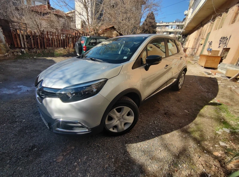 Renault Captur, снимка 5 - Автомобили и джипове - 48360203