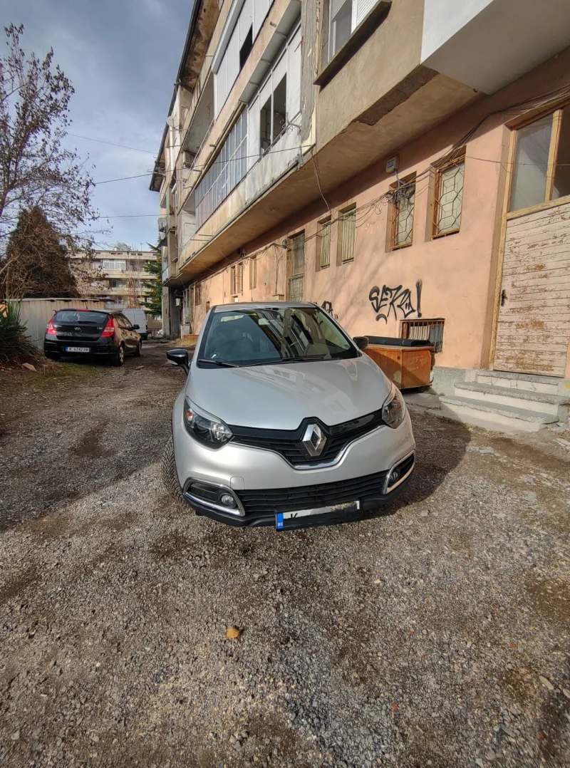 Renault Captur, снимка 6 - Автомобили и джипове - 48360203