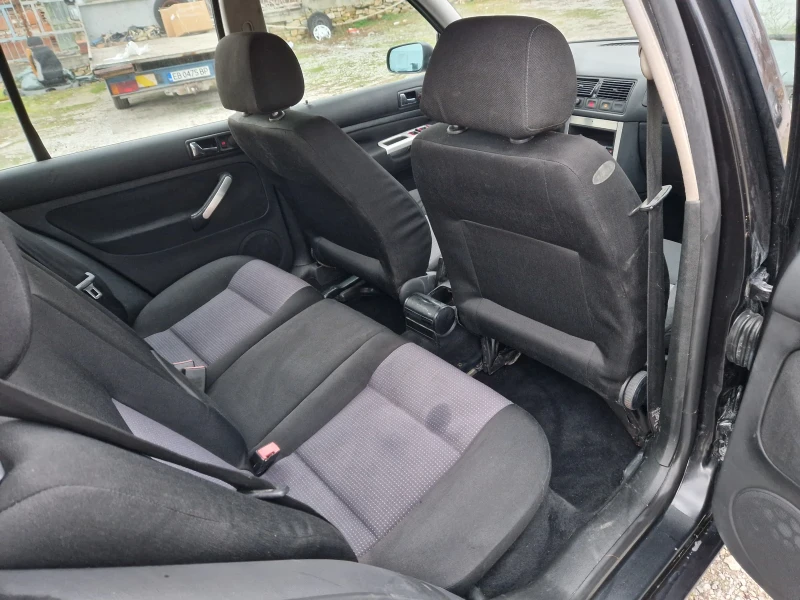 VW Golf 1.9TDI, 101кс, 03г, 5вр.Италия, снимка 11 - Автомобили и джипове - 48947984