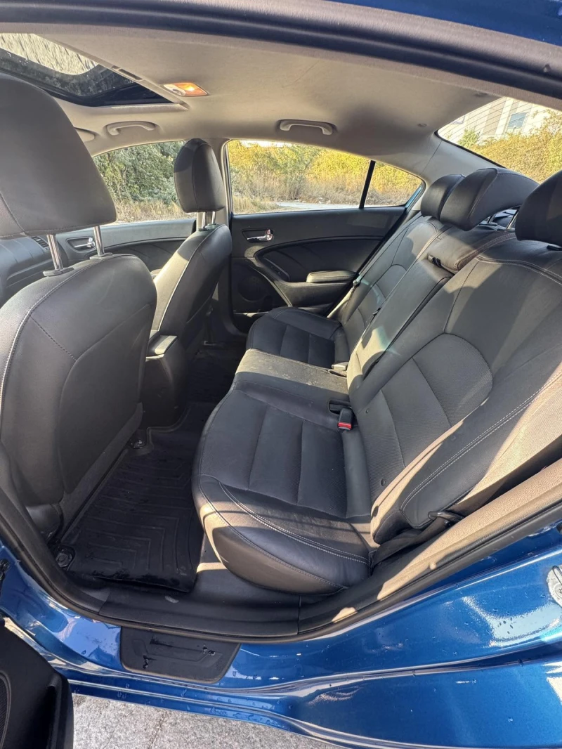 Kia Forte, снимка 11 - Автомобили и джипове - 52616107