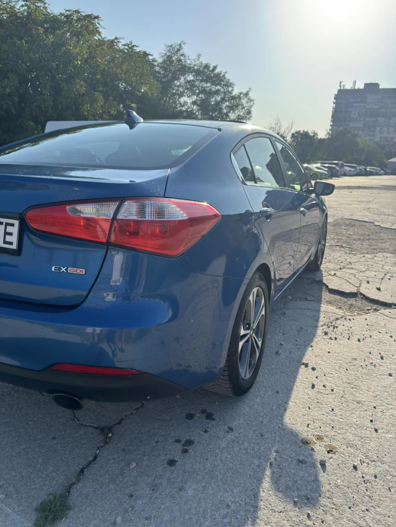 Kia Forte, снимка 6 - Автомобили и джипове - 52616107