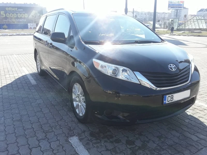 Toyota Sienna AWD - изображение 2
