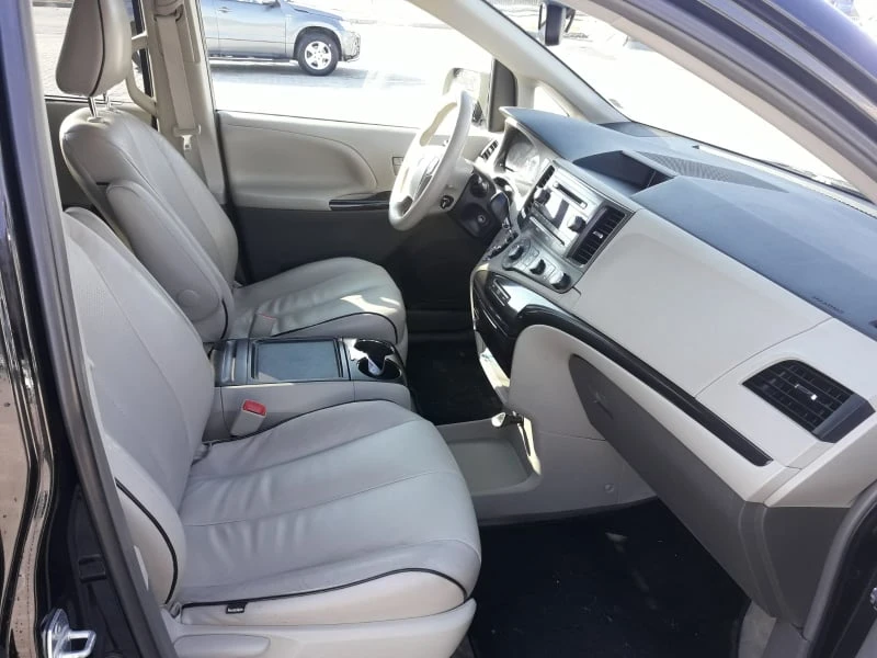 Toyota Sienna AWD - изображение 8