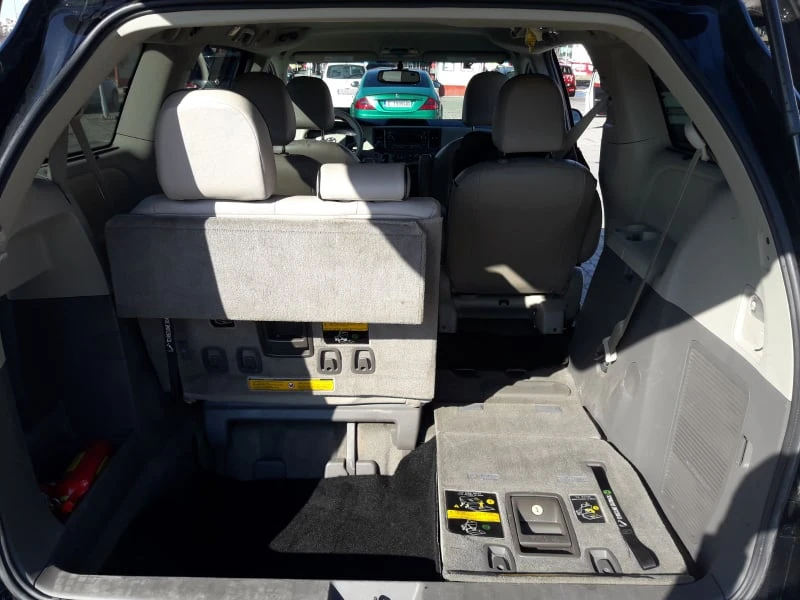 Toyota Sienna AWD - изображение 10