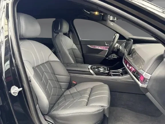 BMW 750 e xDrive = M-Sport = Shadow Line Гаранция, снимка 11 - Автомобили и джипове - 53261217