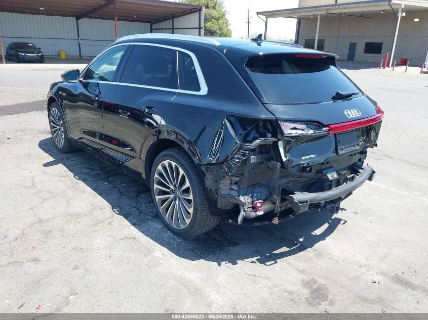 Audi E-Tron PREMIUM PLUS DIGITAL/ОБДУХВАНЕ/ПАНОРАМА - изображение 4