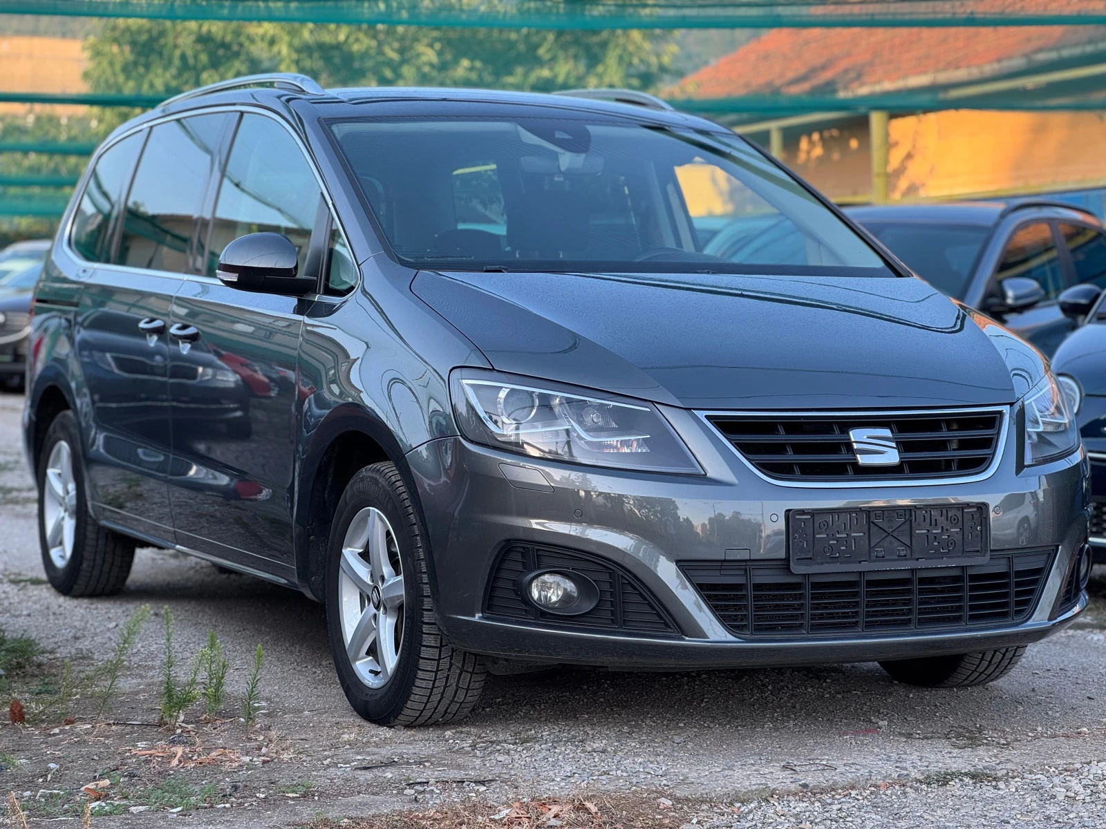 Seat Alhambra 2.0TDI * DSG6 * NAVI* LED* XENON* 6+ 1