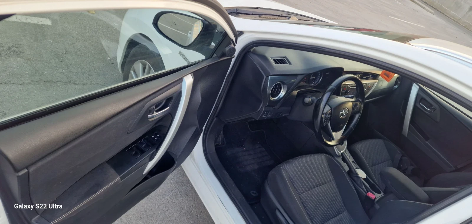 Toyota Auris 1.8 Hybrid  - изображение 9