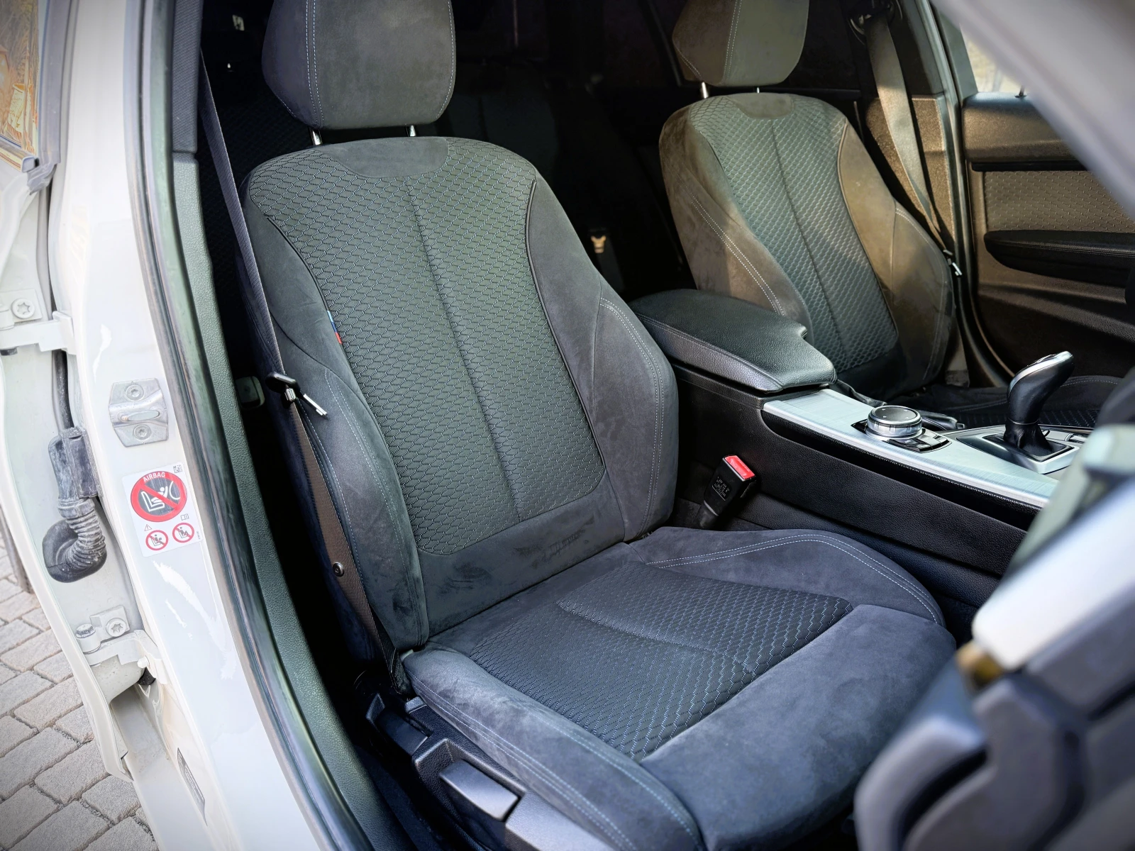 BMW 320 d xDrive, снимка 11 - Автомобили и джипове - 53653009