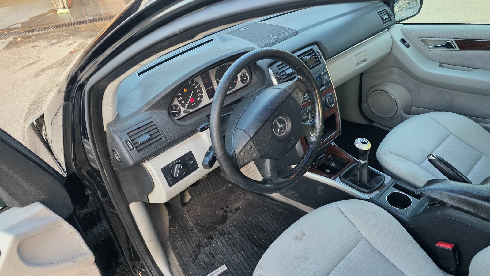 Mercedes-Benz B 200 2.0d, снимка 14 - Автомобили и джипове - 53880584