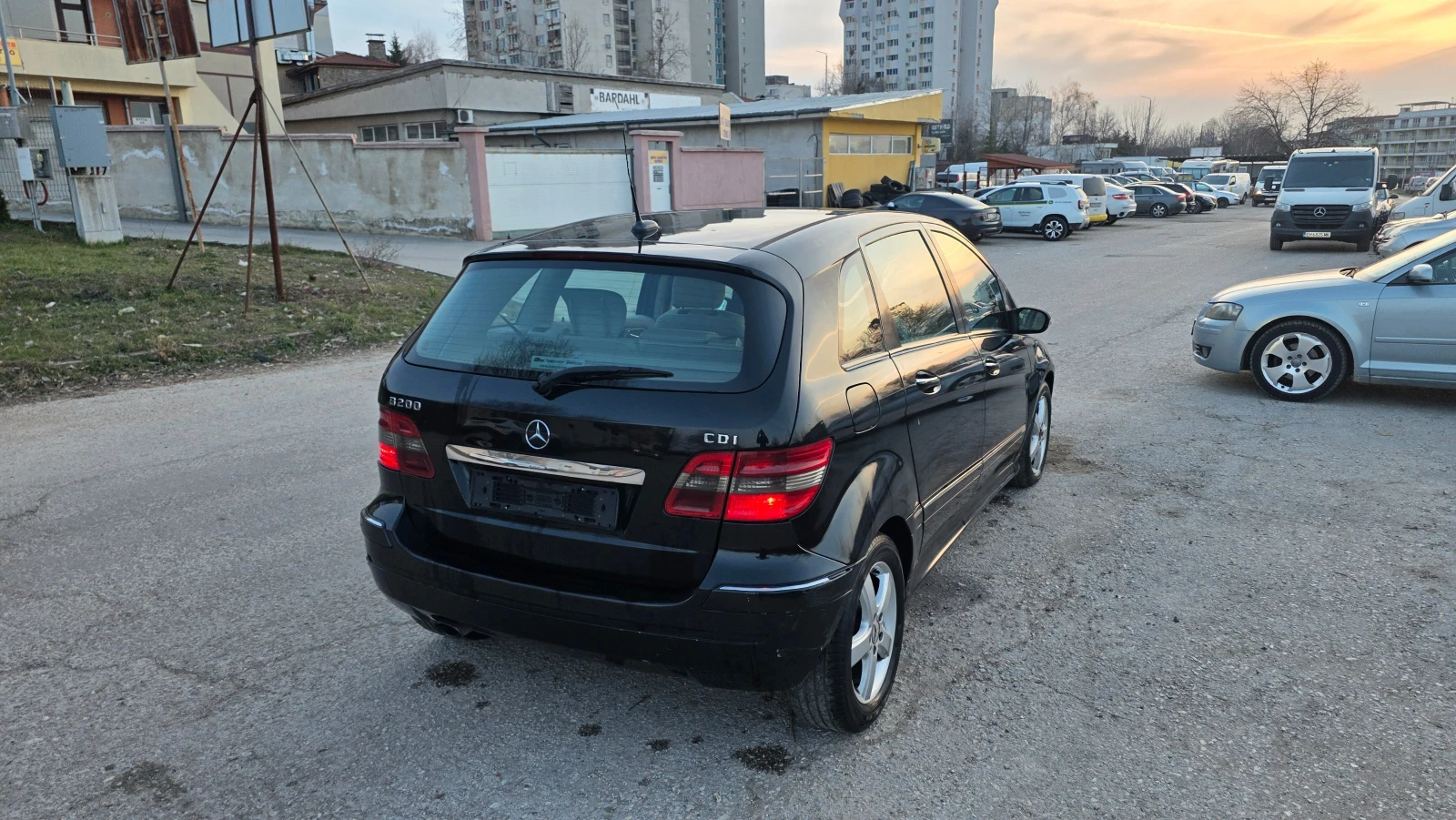 Mercedes-Benz B 200 2.0d, снимка 11 - Автомобили и джипове - 53880584