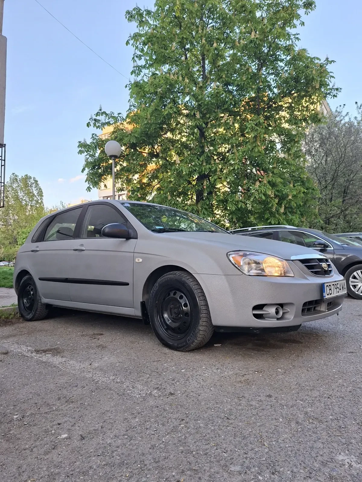 Kia Cerato 1.5 CRDi, снимка 8 - Автомобили и джипове - 54355040