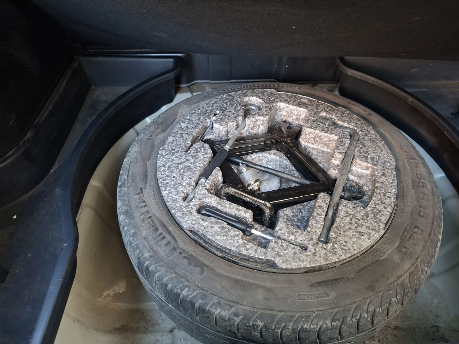 Kia Cerato 1.5 CRDi, снимка 13 - Автомобили и джипове - 54355040