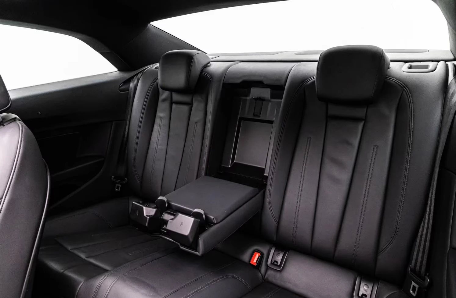 Audi A5 40TDI/204HP/S-LINE/BLACK/MATRIX/PANO/CAM/408z, снимка 14 - Автомобили и джипове - 54520238