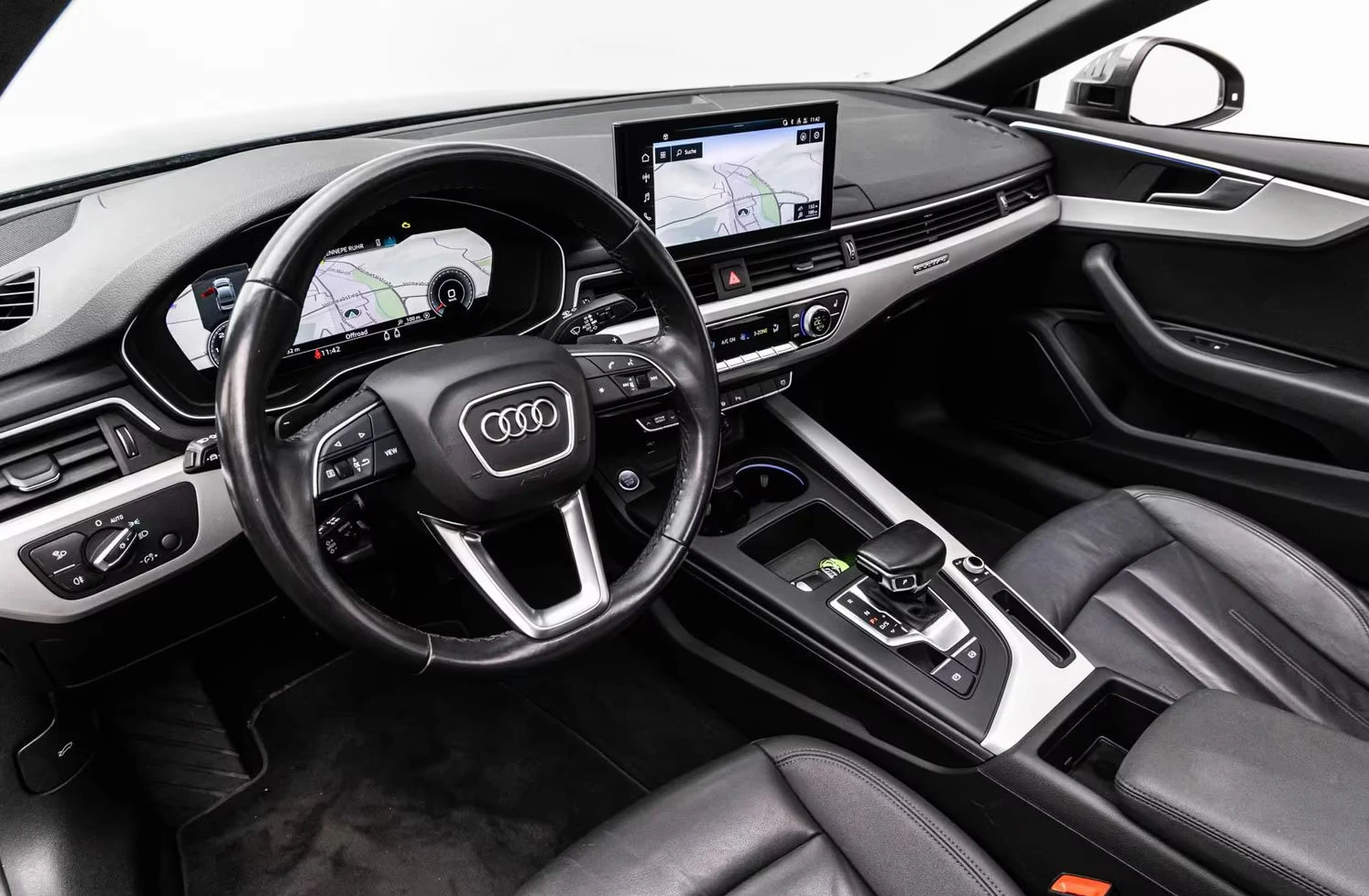 Audi A5 40TDI/204HP/S-LINE/BLACK/MATRIX/PANO/CAM/408z, снимка 10 - Автомобили и джипове - 54520238