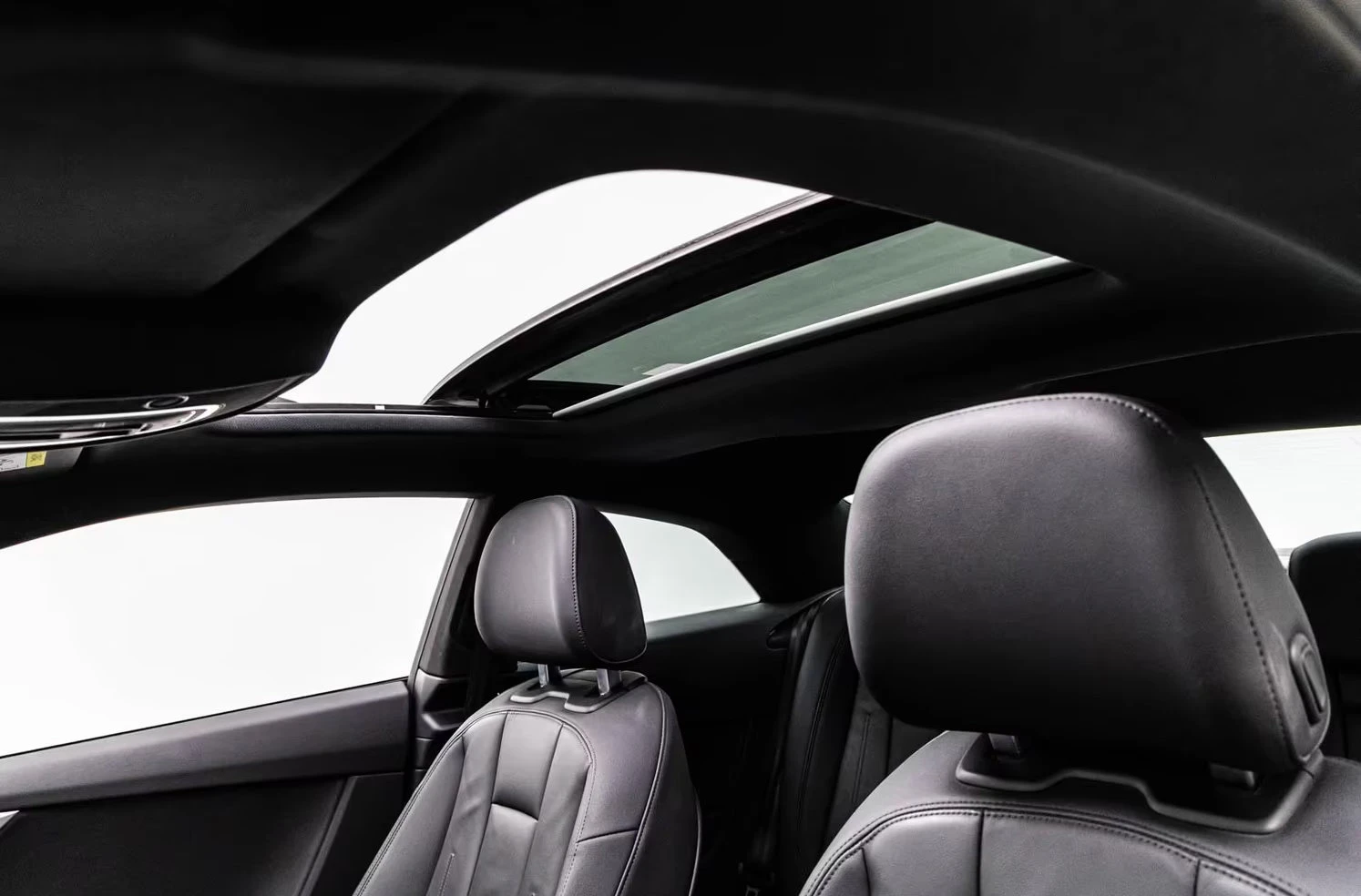 Audi A5 40TDI/204HP/S-LINE/BLACK/MATRIX/PANO/CAM/408z, снимка 12 - Автомобили и джипове - 54520238