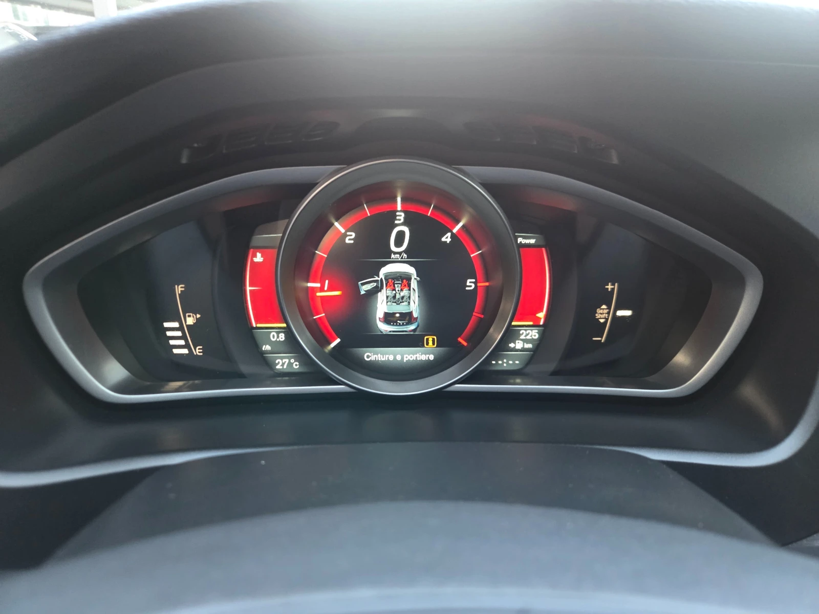 Volvo V40 1.6 DIZEL* * KAMEAR* * NAVI* * , снимка 9 - Автомобили и джипове - 54700084