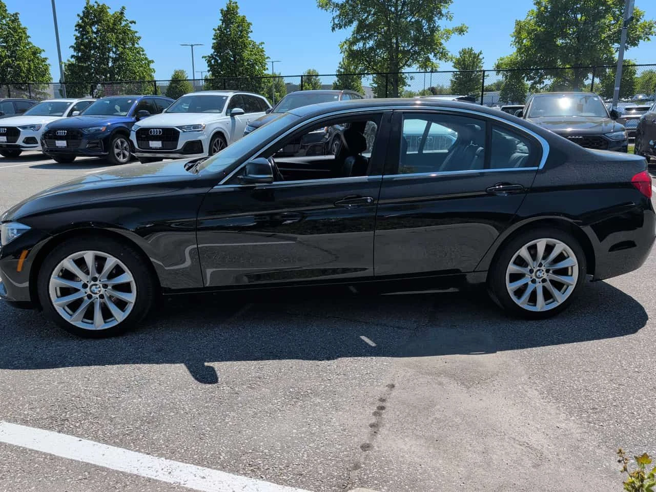BMW 330 * 330i xDrive * CARFAX * ЦЕНА ДО БГ, снимка 3 - Автомобили и джипове - 54759895