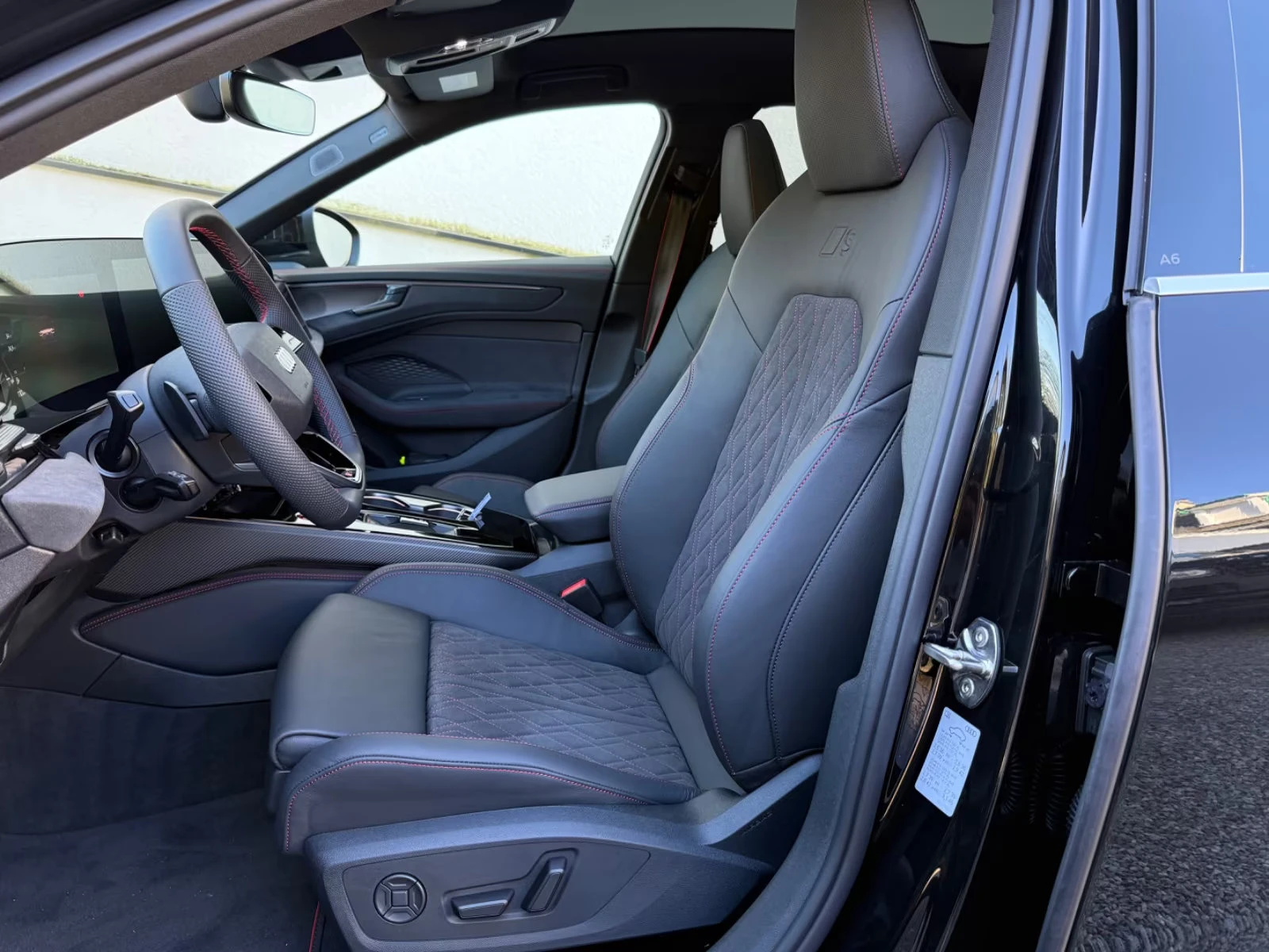 Audi A6 НОВ!2.0TDI/204HP/SLINE/360/PANO/ACC/21/462z, снимка 9 - Автомобили и джипове - 54788302