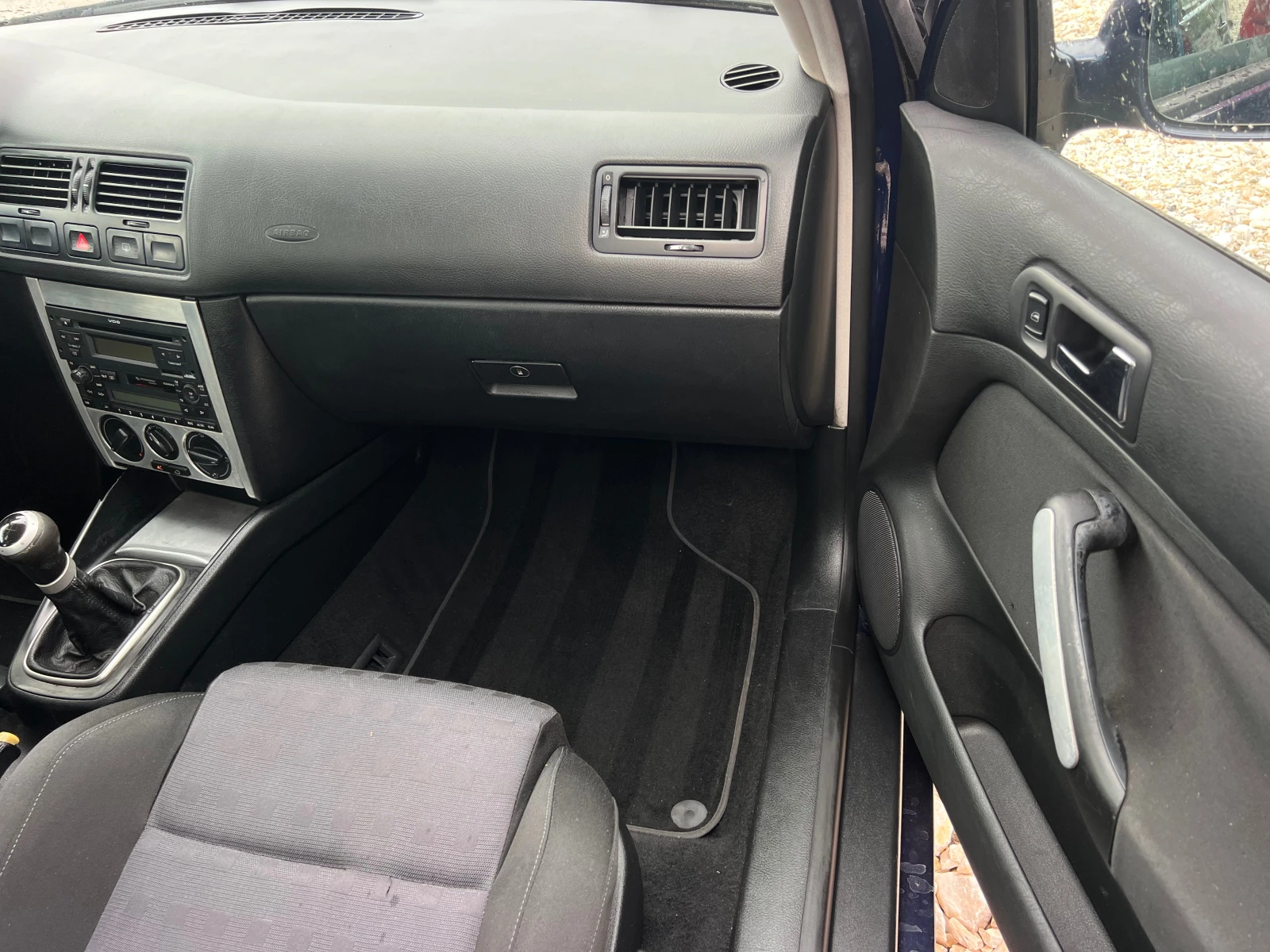 VW Bora 1.9TDI FACELIFT/SEDAN/KLIMATIK/UNIKAT, снимка 12 - Автомобили и джипове - 54806541