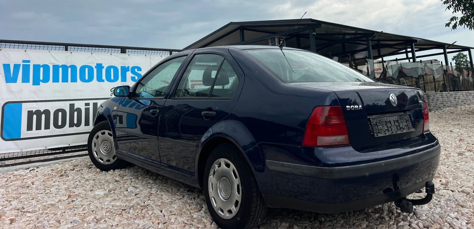 VW Bora 1.9TDI FACELIFT/SEDAN/KLIMATIK/UNIKAT, снимка 4 - Автомобили и джипове - 54806541