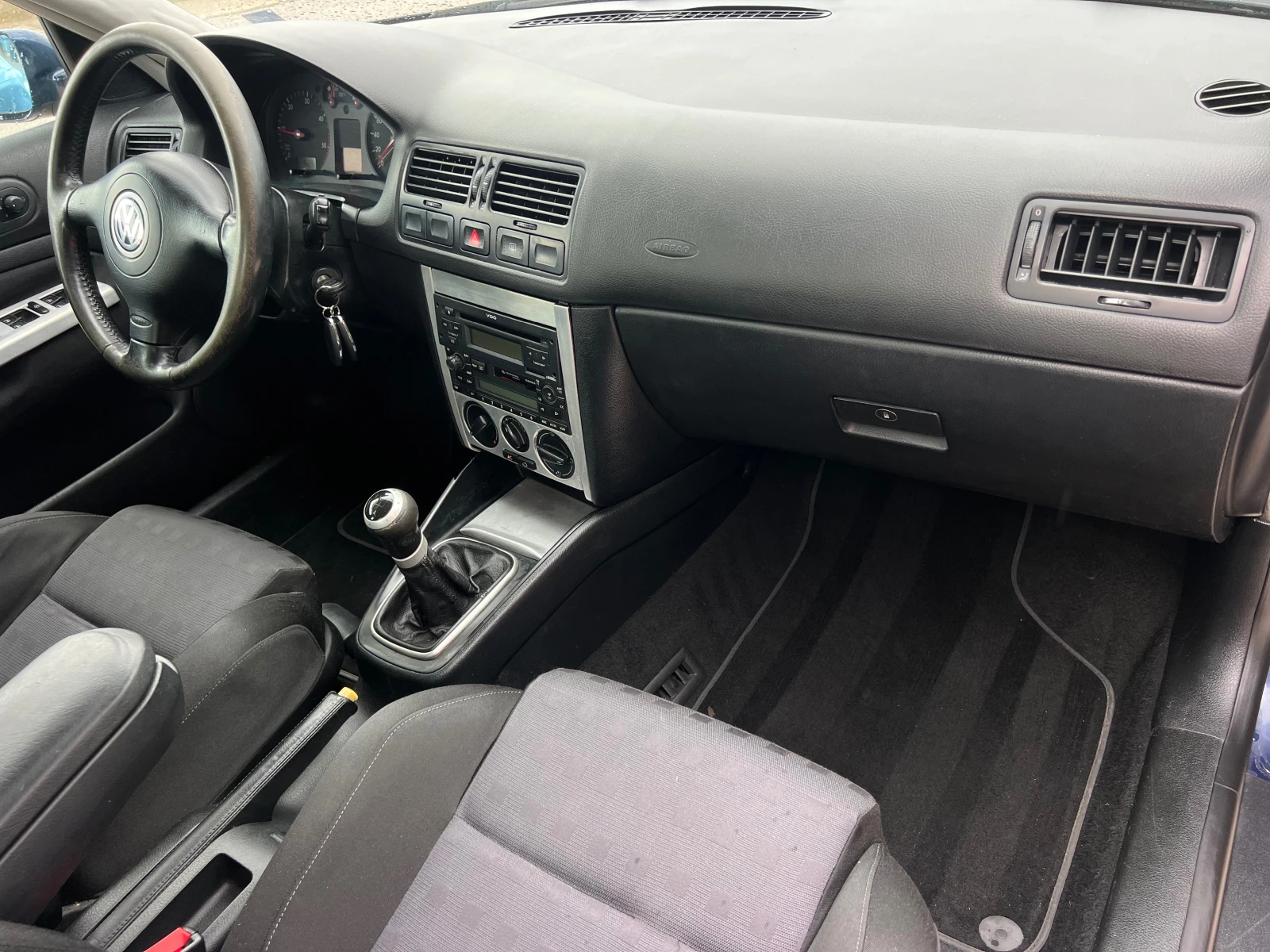 VW Bora 1.9TDI FACELIFT/SEDAN/KLIMATIK/UNIKAT, снимка 13 - Автомобили и джипове - 54806541