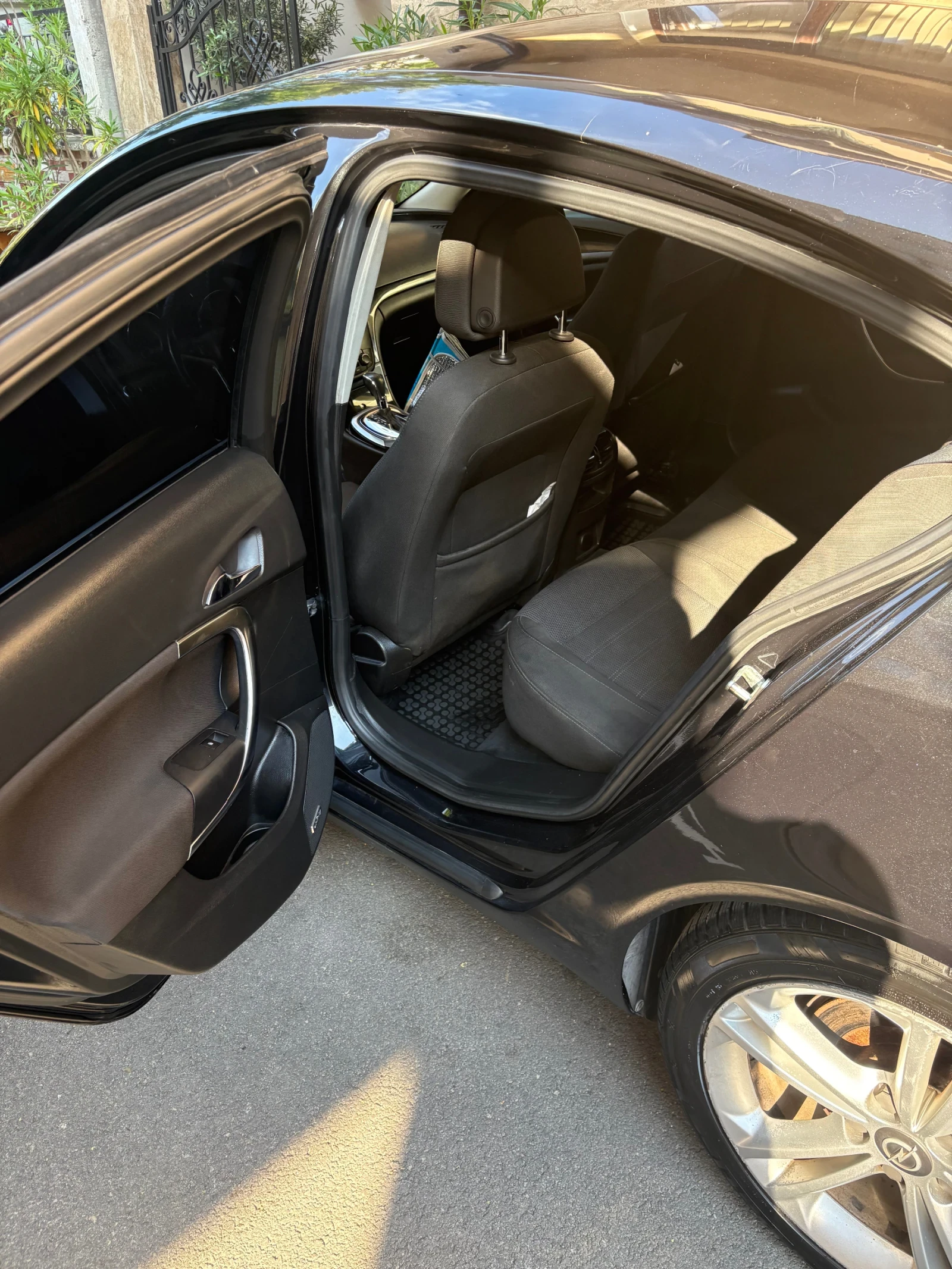 Opel Insignia, снимка 6 - Автомобили и джипове - 55645976