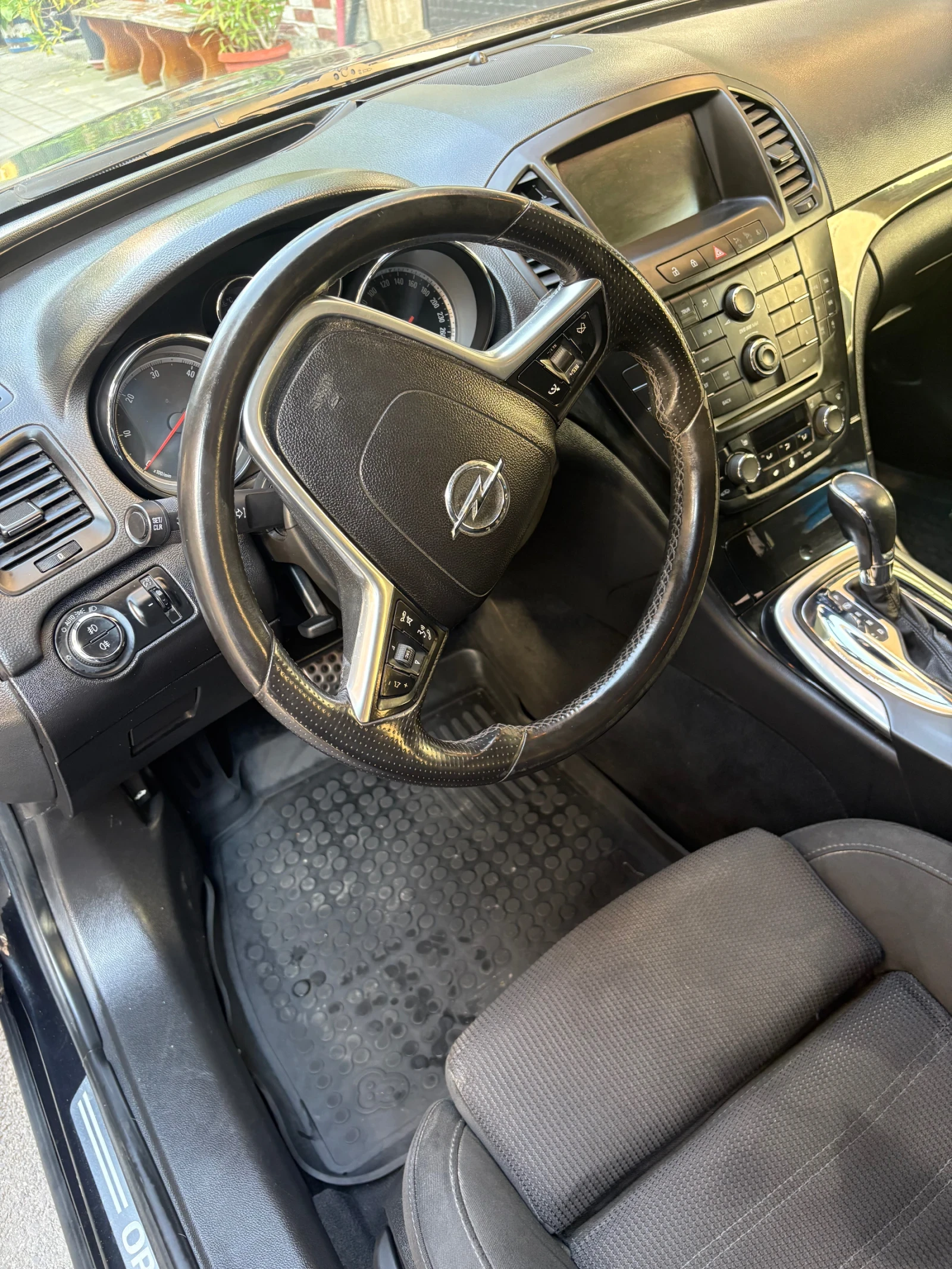 Opel Insignia, снимка 8 - Автомобили и джипове - 55645976