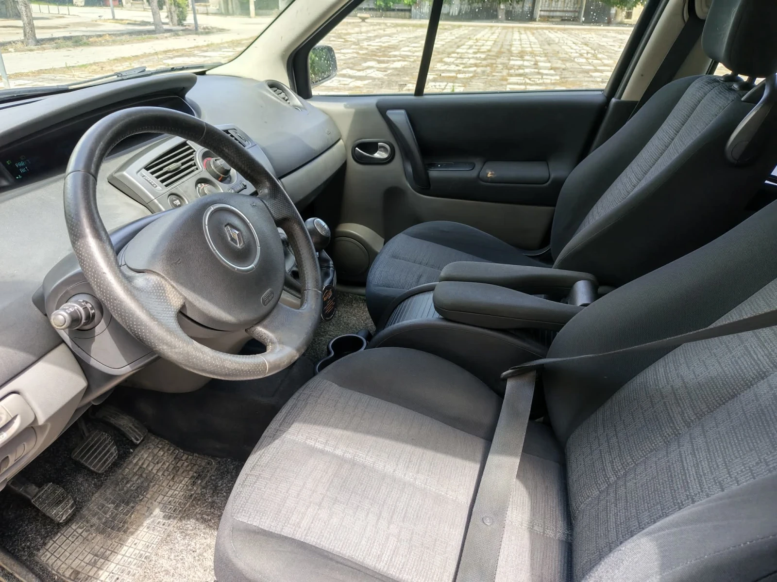 Renault Scenic 1.9dci , снимка 8 - Автомобили и джипове - 55837782