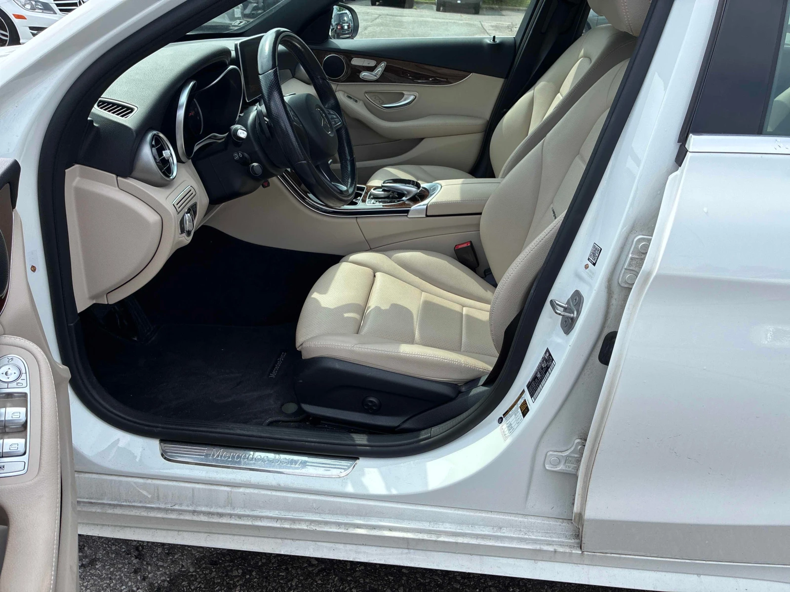 Mercedes-Benz C 300 * CARFAX * ОПЦИЯ ЗА ФИНАНСИРАНЕ , снимка 5 - Автомобили и джипове - 55986608