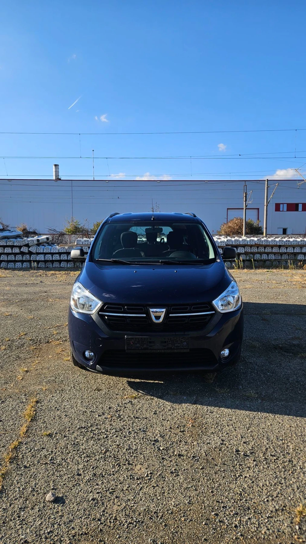 Dacia Lodgy 1.6 SCe / фабрична Газ , снимка 2 - Автомобили и джипове - 56298642