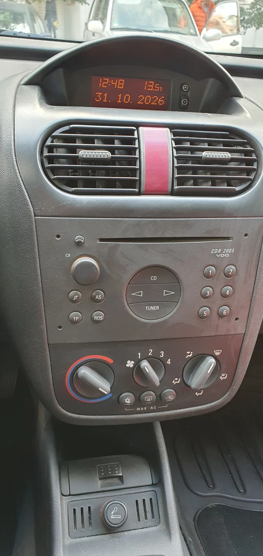 Opel Corsa 1, 7 DTI, снимка 4 - Автомобили и джипове - 56747986