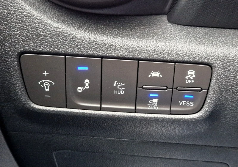 Hyundai Kona 64KWh/Premium/SOH97%, снимка 12 - Автомобили и джипове - 52557568