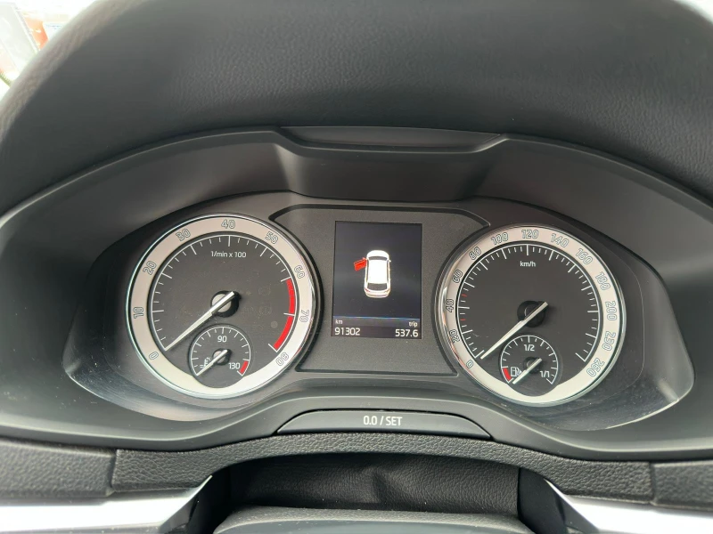 Skoda Karoq 1.5 TSI, снимка 11 - Автомобили и джипове - 52672816