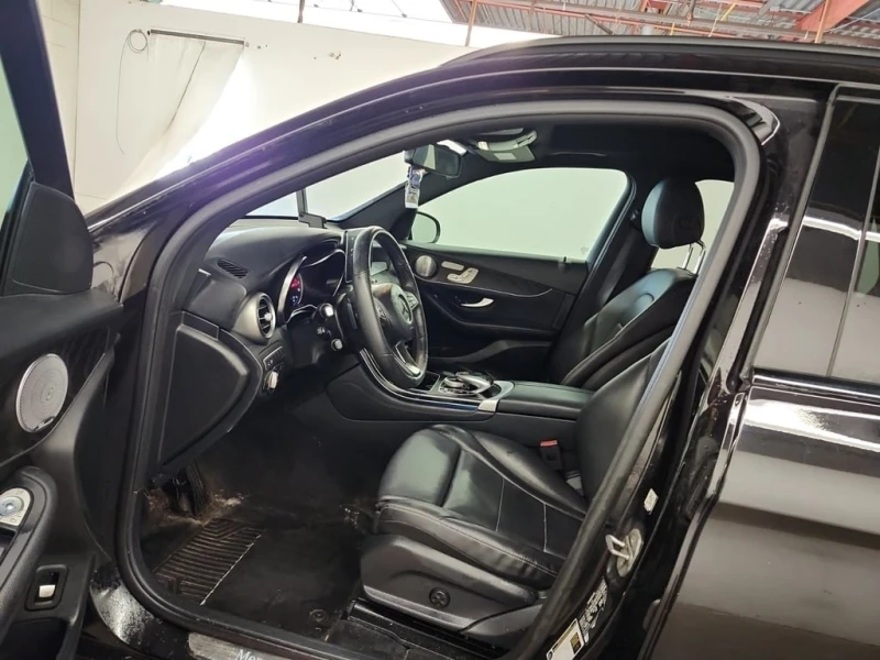 Mercedes-Benz GLC 300 / 360 / PANO / ПОДГРЕВИ / ПАМЕТИ / CARFAX, снимка 9 - Автомобили и джипове - 53249104