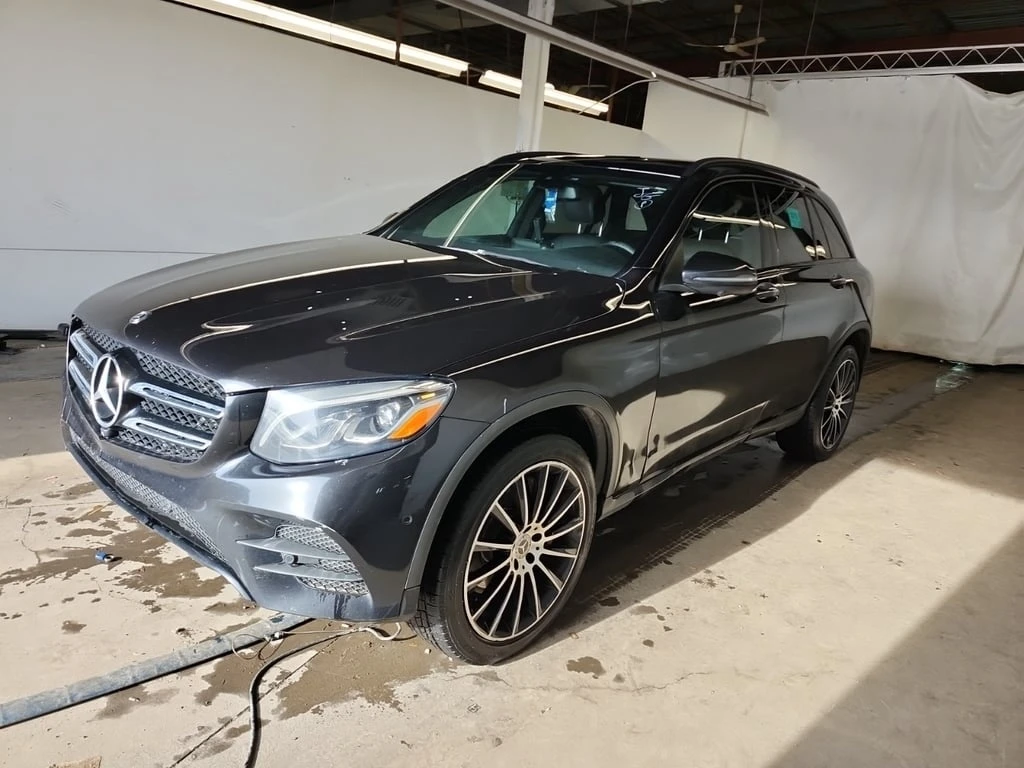Mercedes-Benz GLC 300 / 360 / PANO / ПОДГРЕВИ / ПАМЕТИ / CARFAX, снимка 1