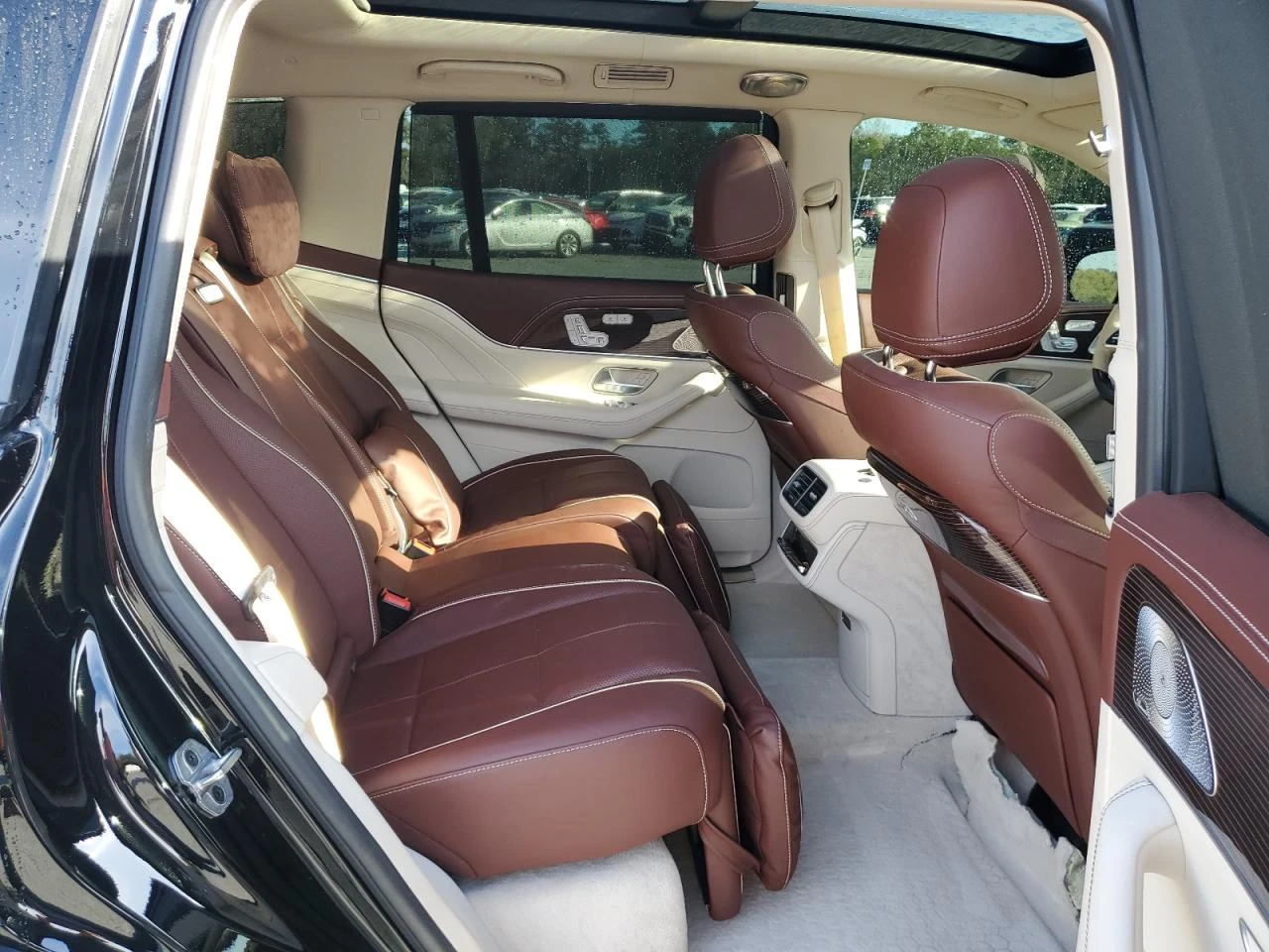 Mercedes-Benz GLS 600 MAYBACH * 4MATIC * KEYLESS * BURMESTER * ПОДГРЕВ  - изображение 9