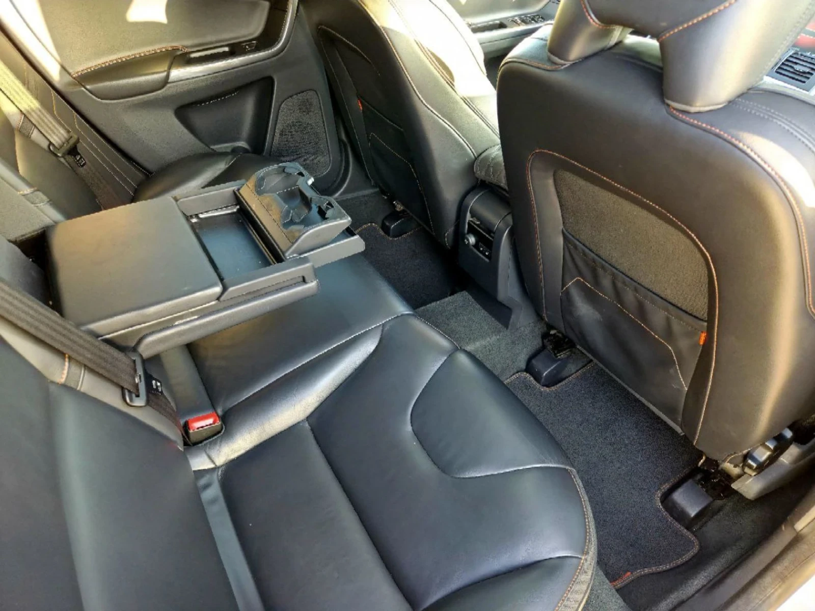 Volvo XC60 2.4 D5 4x4 Ocean Race, снимка 9 - Автомобили и джипове - 53834848