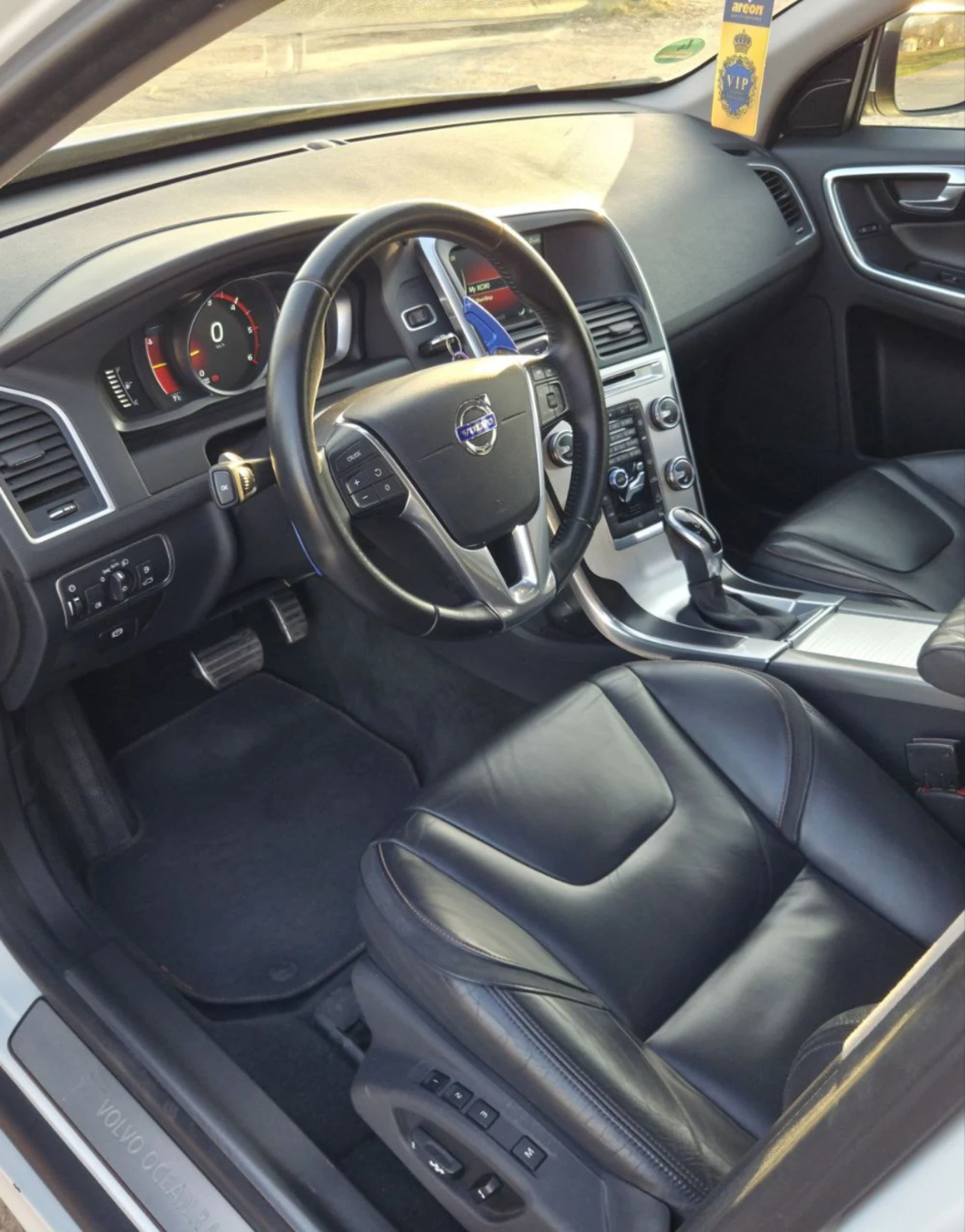 Volvo XC60 2.4 D5 4x4 Ocean Race, снимка 14 - Автомобили и джипове - 53834848