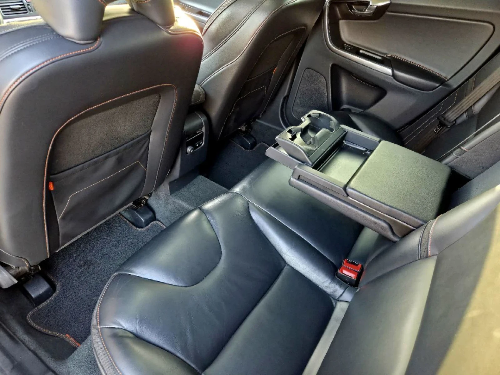 Volvo XC60 2.4 D5 4x4 Ocean Race, снимка 10 - Автомобили и джипове - 53834848