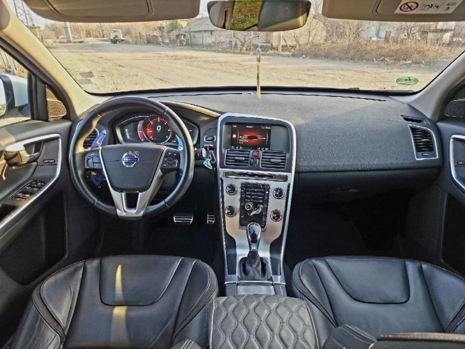 Volvo XC60 2.4 D5 4x4 Ocean Race, снимка 11 - Автомобили и джипове - 53834848