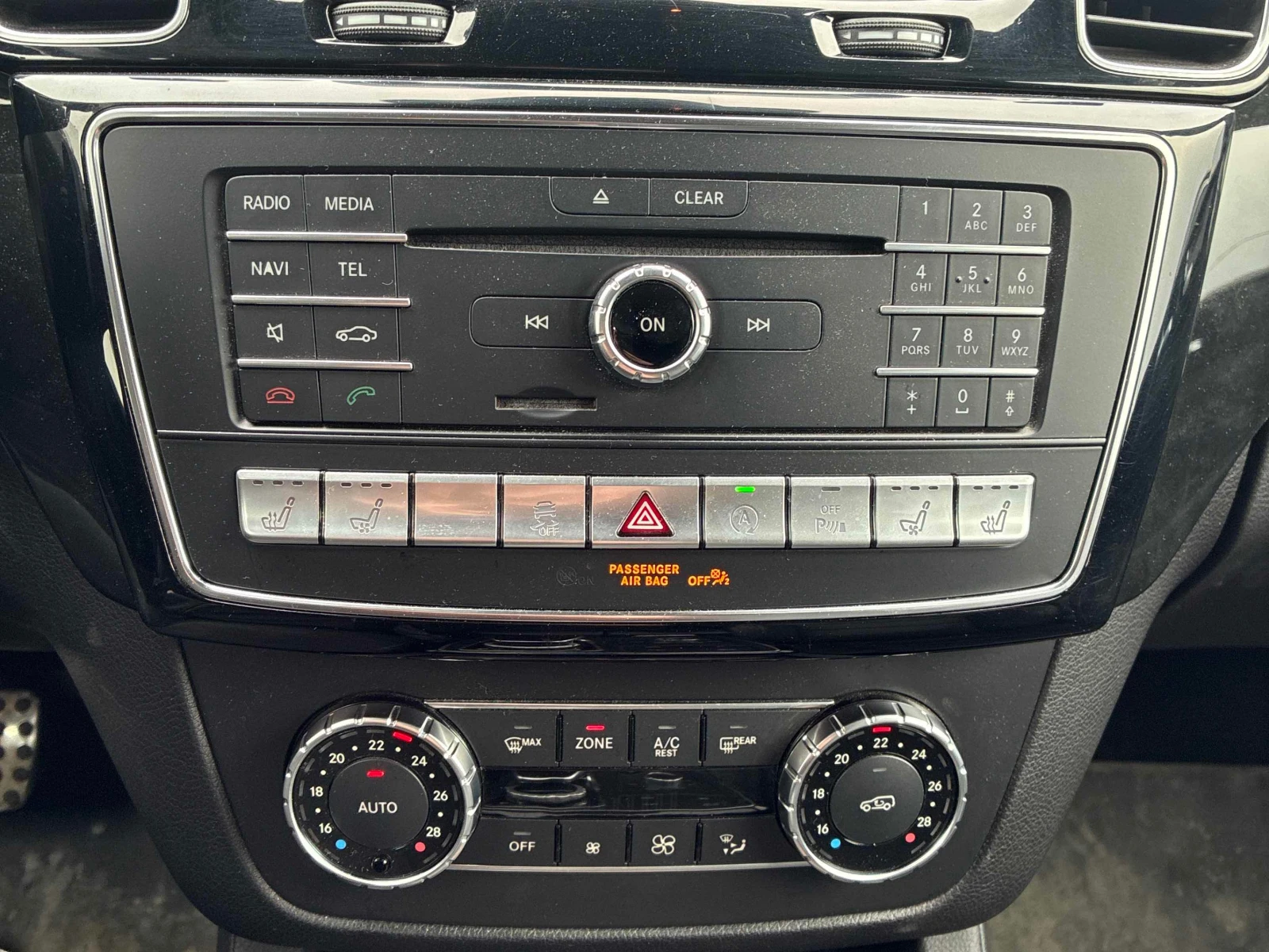 Mercedes-Benz GLE 400 AMG PK/360/HARMAN/ОБДУХ* , снимка 13 - Автомобили и джипове - 53937667