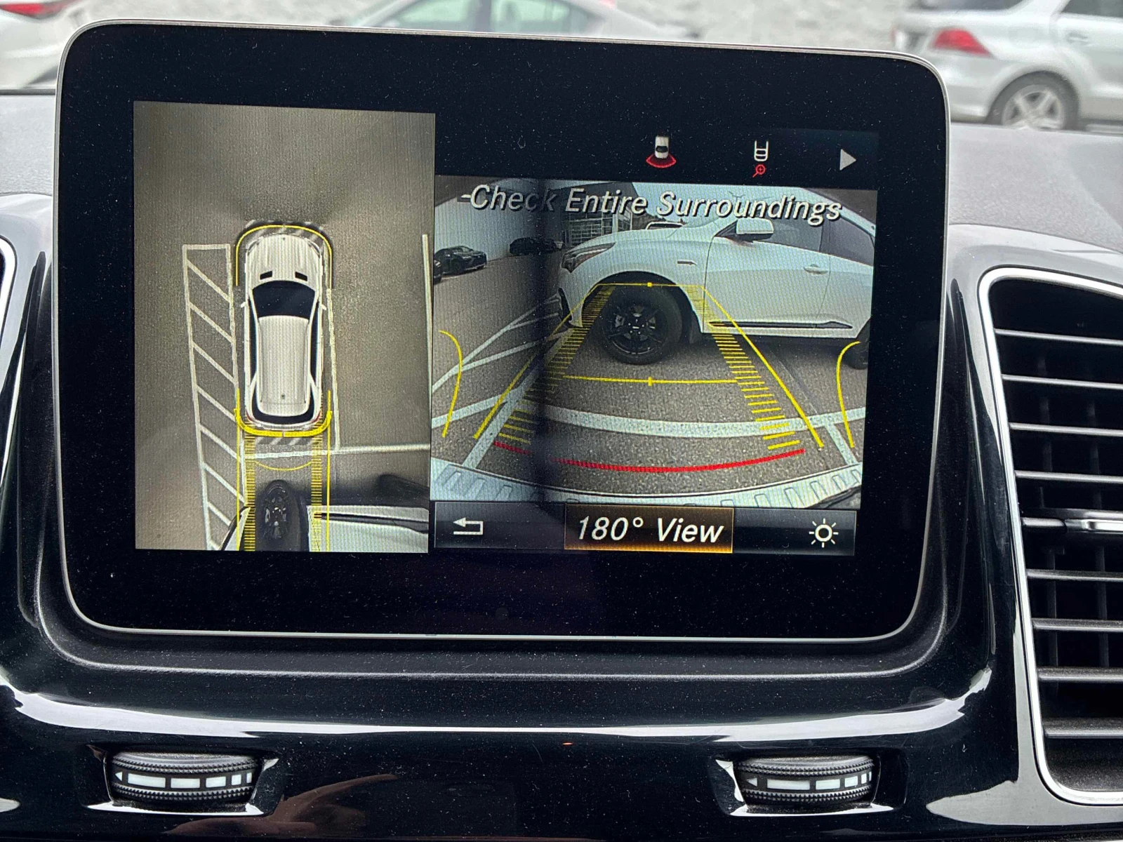 Mercedes-Benz GLE 400 AMG PK/360/HARMAN/ОБДУХ* , снимка 11 - Автомобили и джипове - 53937667