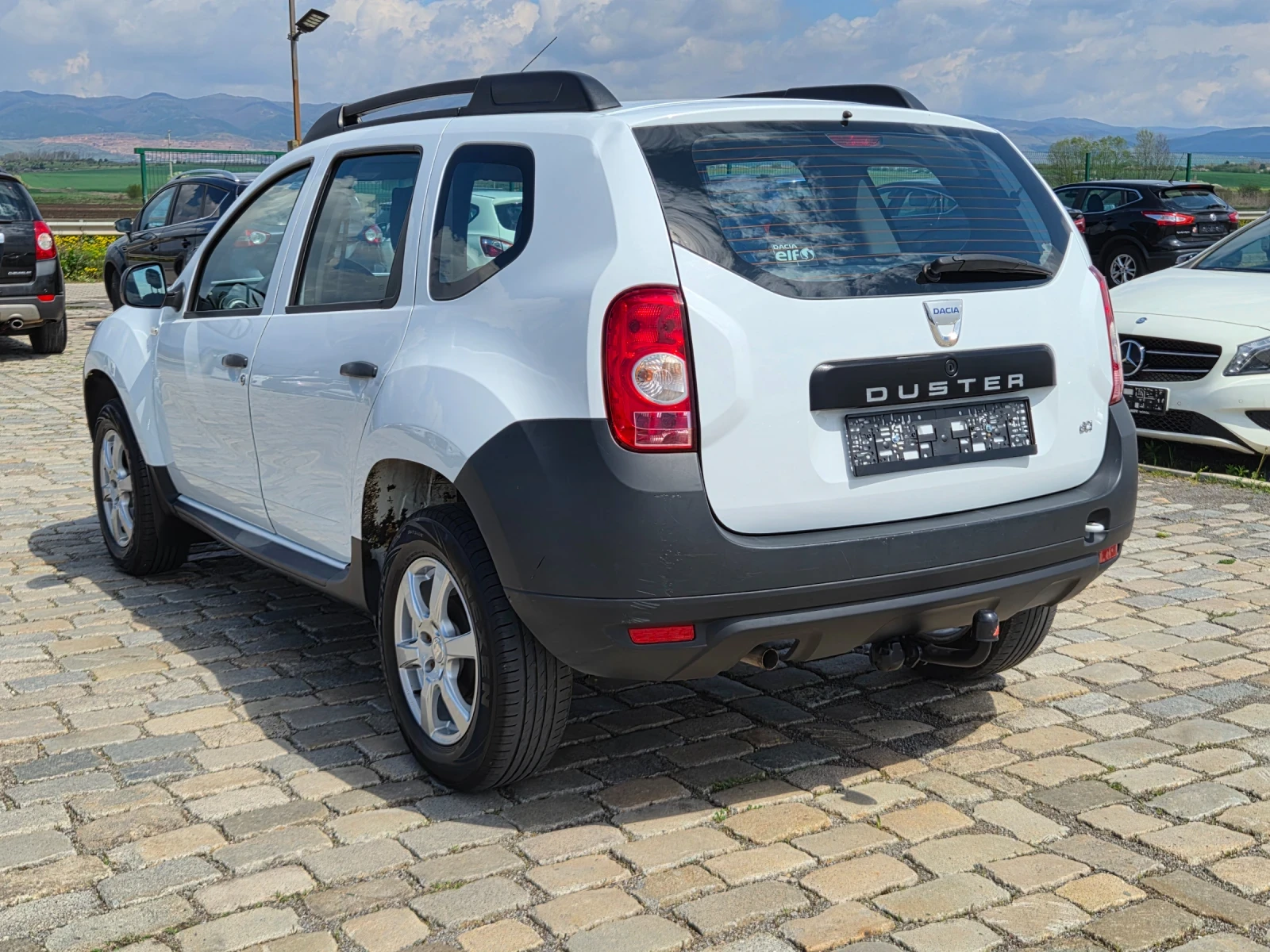 Dacia Duster 1.5DCI 90кс ЕВРО 5 188000 км., снимка 8 - Автомобили и джипове - 54240530