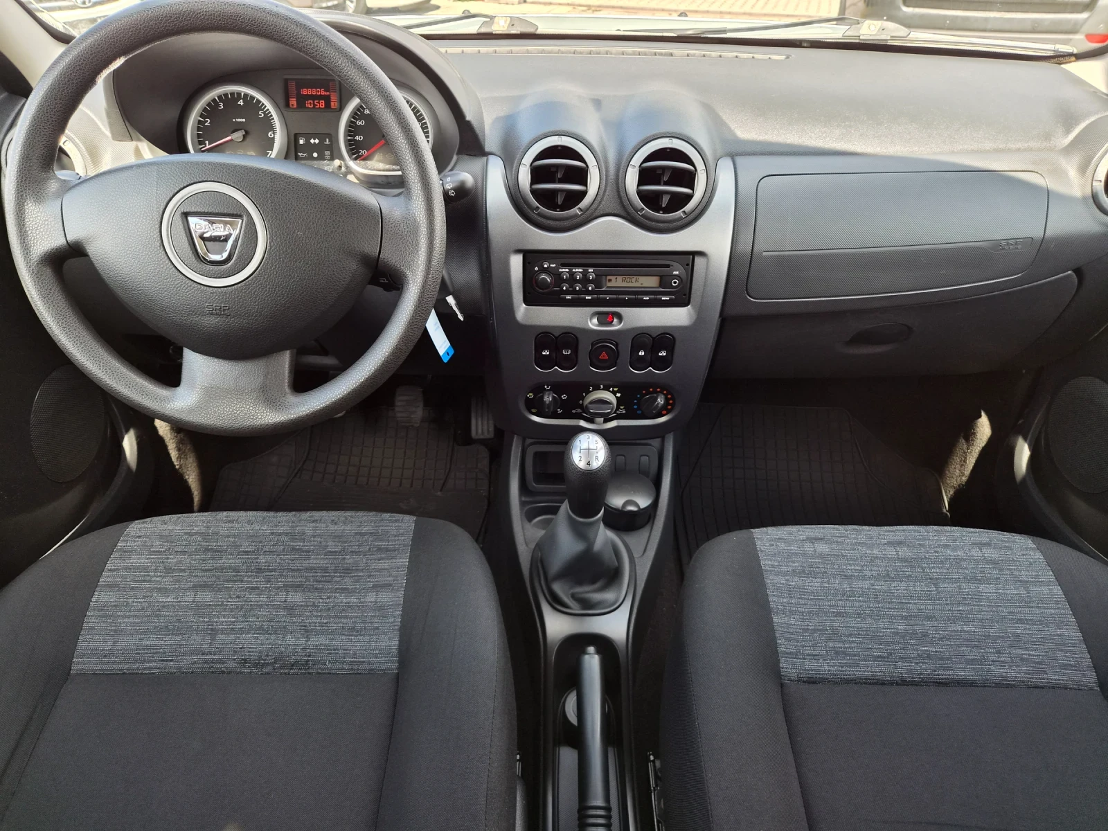 Dacia Duster 1.5DCI 90кс ЕВРО 5 188000 км., снимка 13 - Автомобили и джипове - 54240530